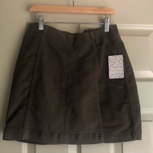 Free People Olive skirt size 4 NWT